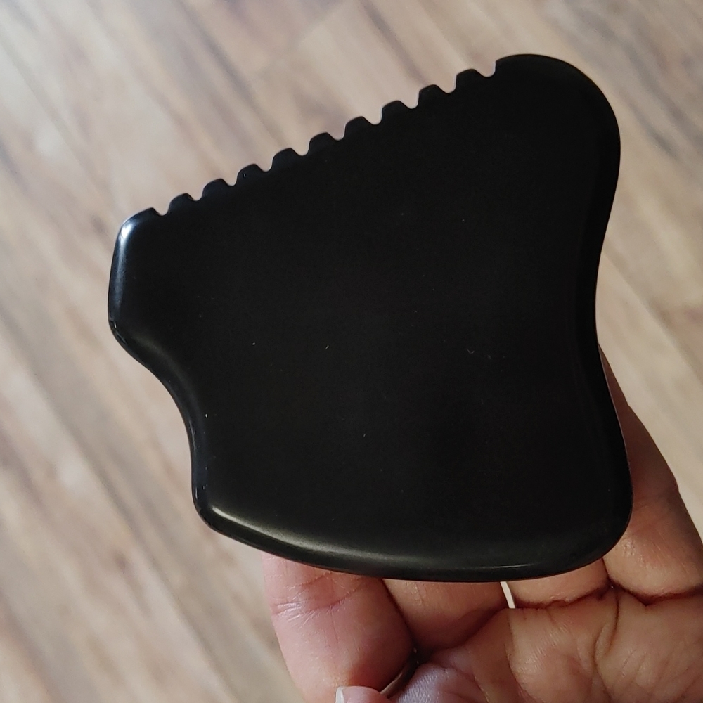GuaSha Tool - Bian (to releive facial tension/inflammation)